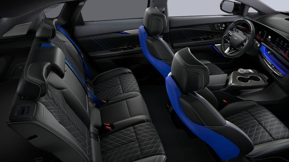 2026 Cadillac OPTIQ V-Series - Photo 23